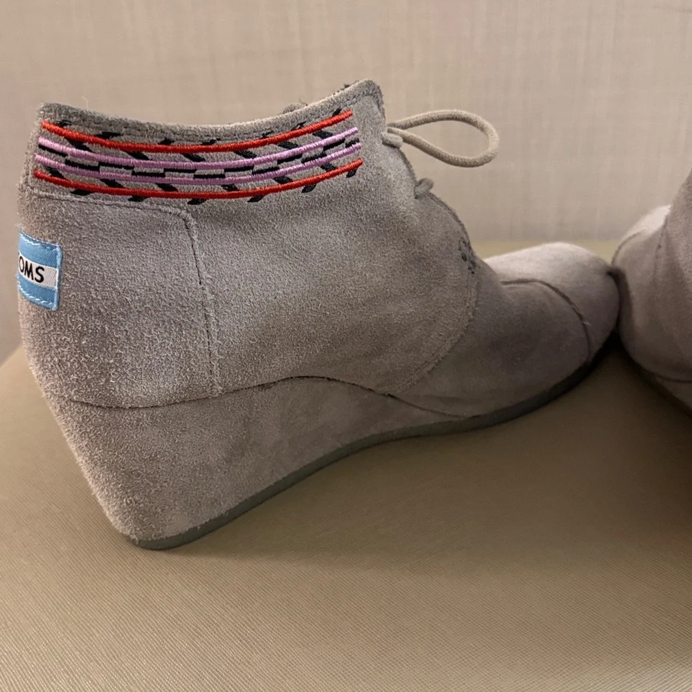 Toms grey Aztec suede wedge boots Women’s 9